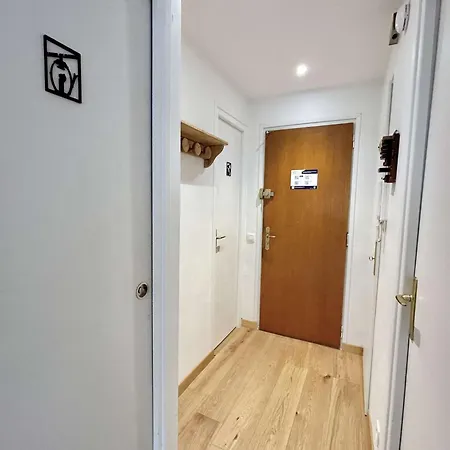 Pour 4 Personnes, Centre-village - - Meg103-r011